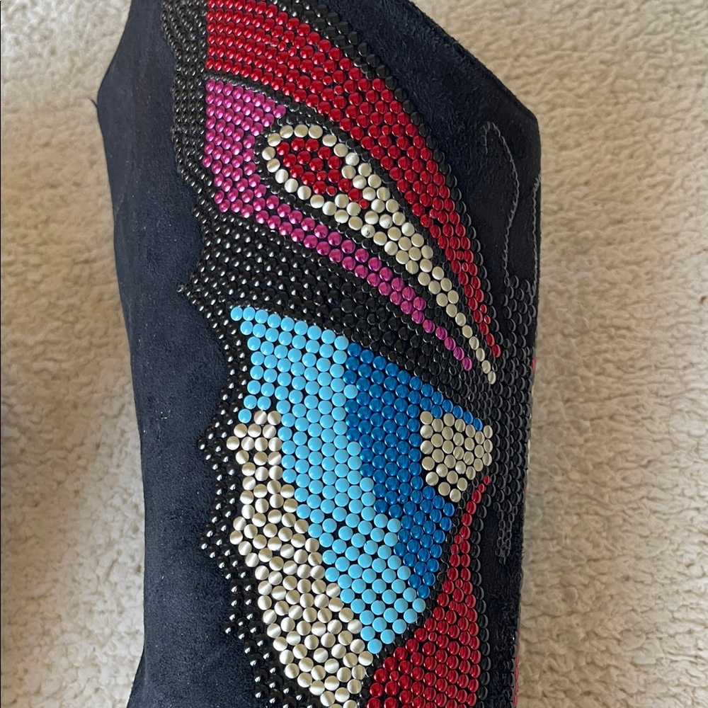 Vero Cuoio Black Heeled Boots with Vibrant Embroidery - Picture 10 of 11